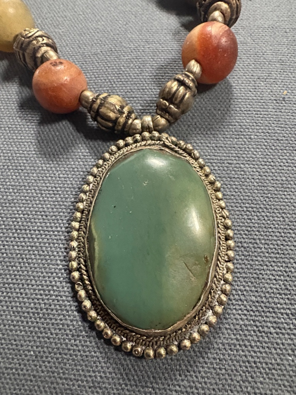 India Agate necklace from The Art Institute of Chicago - Picture 3 of 5